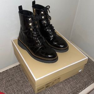 Michael Kors Haskell Embossed Leather Black Size 8